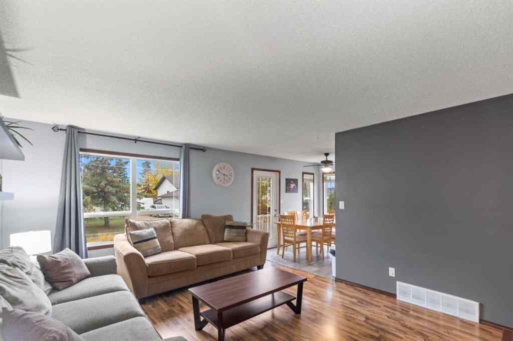 MLS® A2263258 - 9344 67 Avenue  in Country Club Estates Grande Prairie, Residential