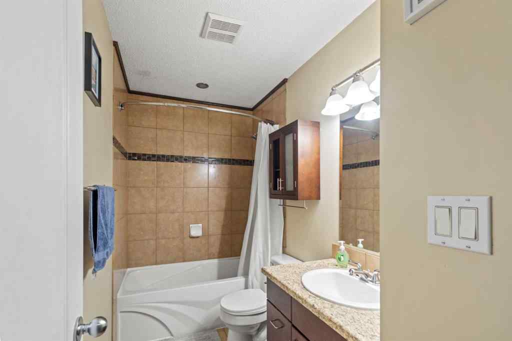 MLS® A2263258 - 9344 67 Avenue  in Country Club Estates Grande Prairie, Residential