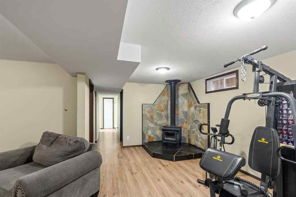 MLS® A2263258 - 9344 67 Avenue  in Country Club Estates Grande Prairie, Residential