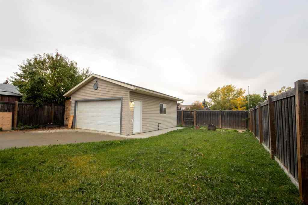 MLS® A2263258 - 9344 67 Avenue  in Country Club Estates Grande Prairie, Residential