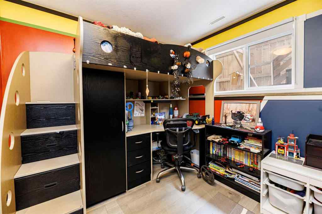 MLS® A2263259 - 45 Coachman Way  in Cottonwood Estates Blackfalds, Residential