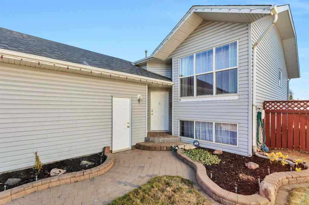MLS® A2263263 - 129 Briarwood Crescent  in Briarwood Blackfalds, Residential