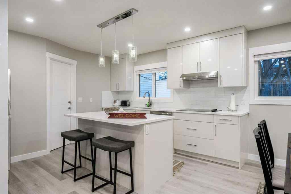 MLS® A2263278 - 471 Northmount Drive NW in Highwood Calgary, Rental