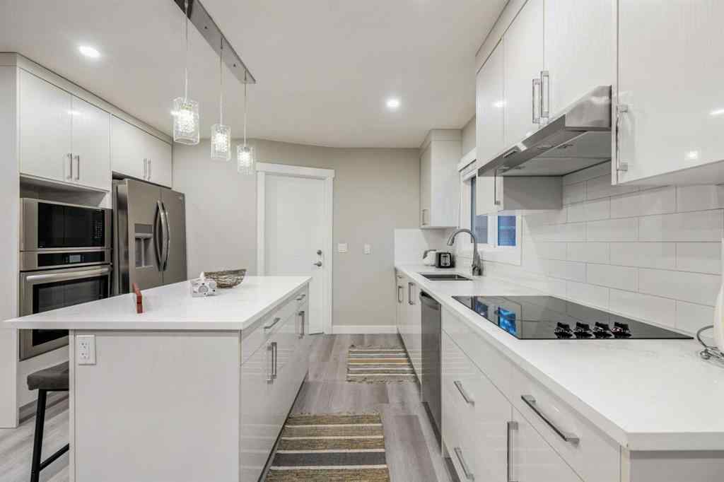 MLS® A2263278 - 471 Northmount Drive NW in Highwood Calgary, Rental