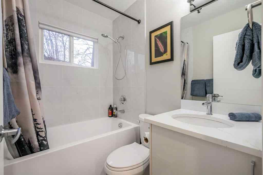 MLS® A2263278 - 471 Northmount Drive NW in Highwood Calgary, Rental