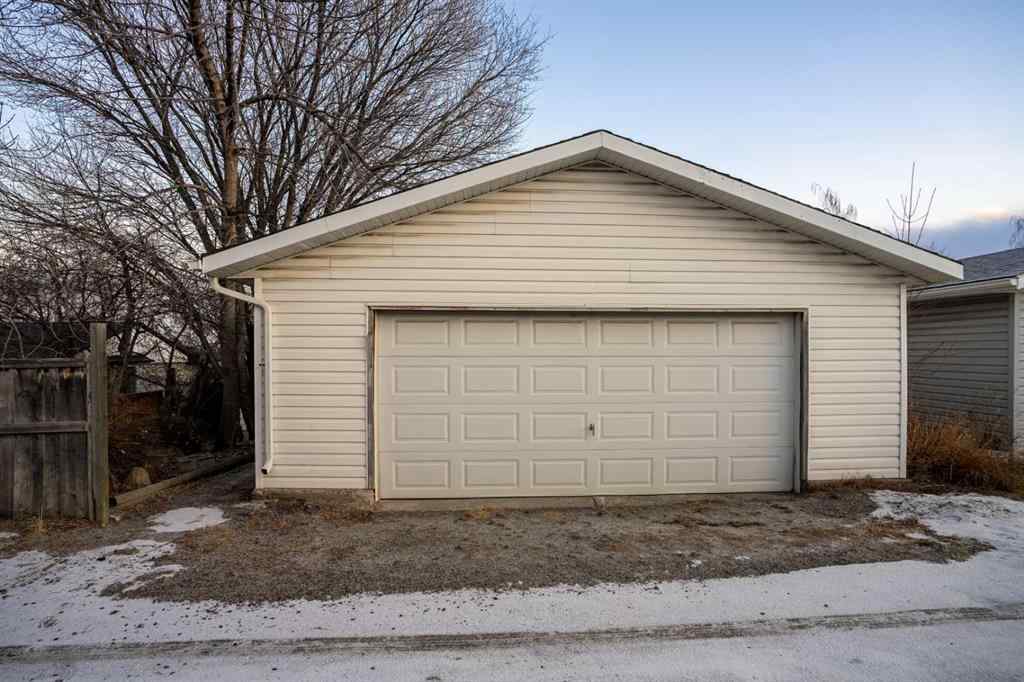 MLS® A2263278 - 471 Northmount Drive NW in Highwood Calgary, Rental