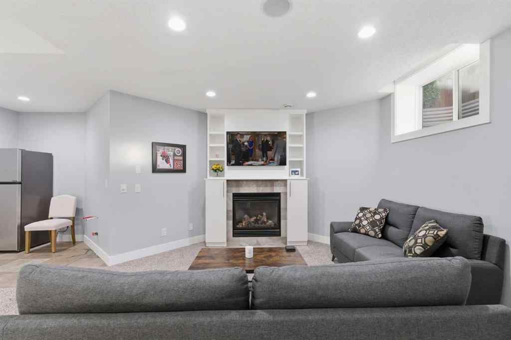 MLS® A2263285 - 4617 84 Street NW in Bowness Calgary, Residential