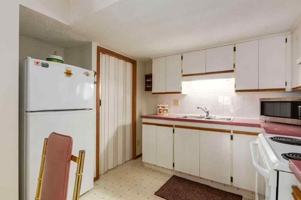 MLS® A2263289 - 180 Edgevalley Circle NW in Edgemont Calgary, Residential