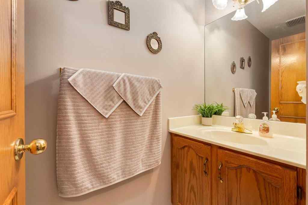 MLS® A2263289 - 180 Edgevalley Circle NW in Edgemont Calgary, Residential