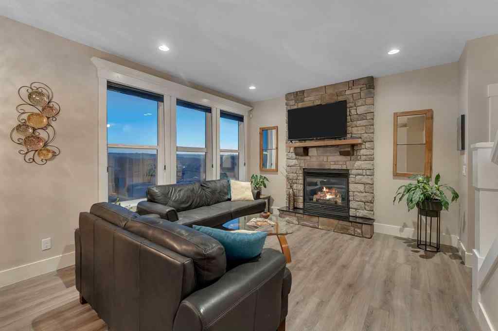 MLS® A2263291 - 137 Heritage Bay  in Heritage Hills Cochrane, Residential