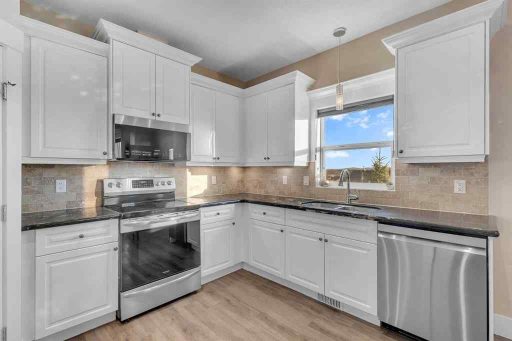 MLS® A2263291 - 137 Heritage Bay  in Heritage Hills Cochrane, Residential