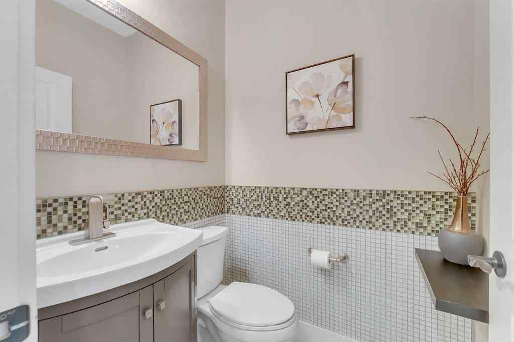 MLS® A2263291 - 137 Heritage Bay  in Heritage Hills Cochrane, Residential