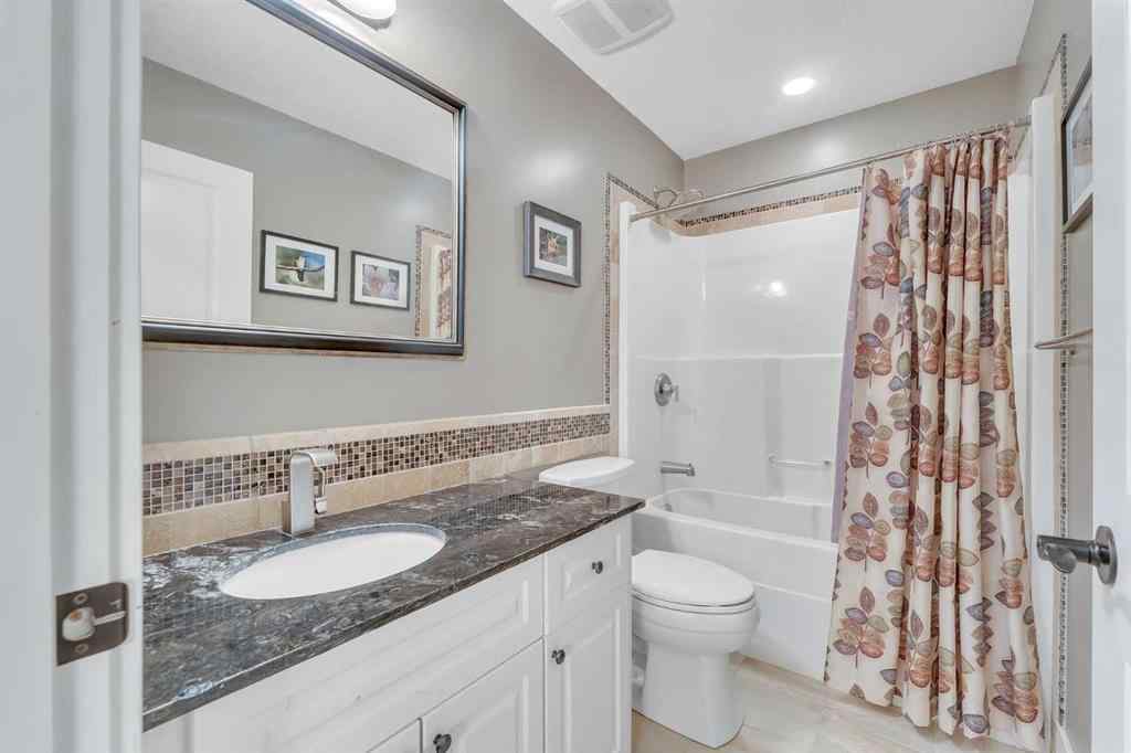 MLS® A2263291 - 137 Heritage Bay  in Heritage Hills Cochrane, Residential