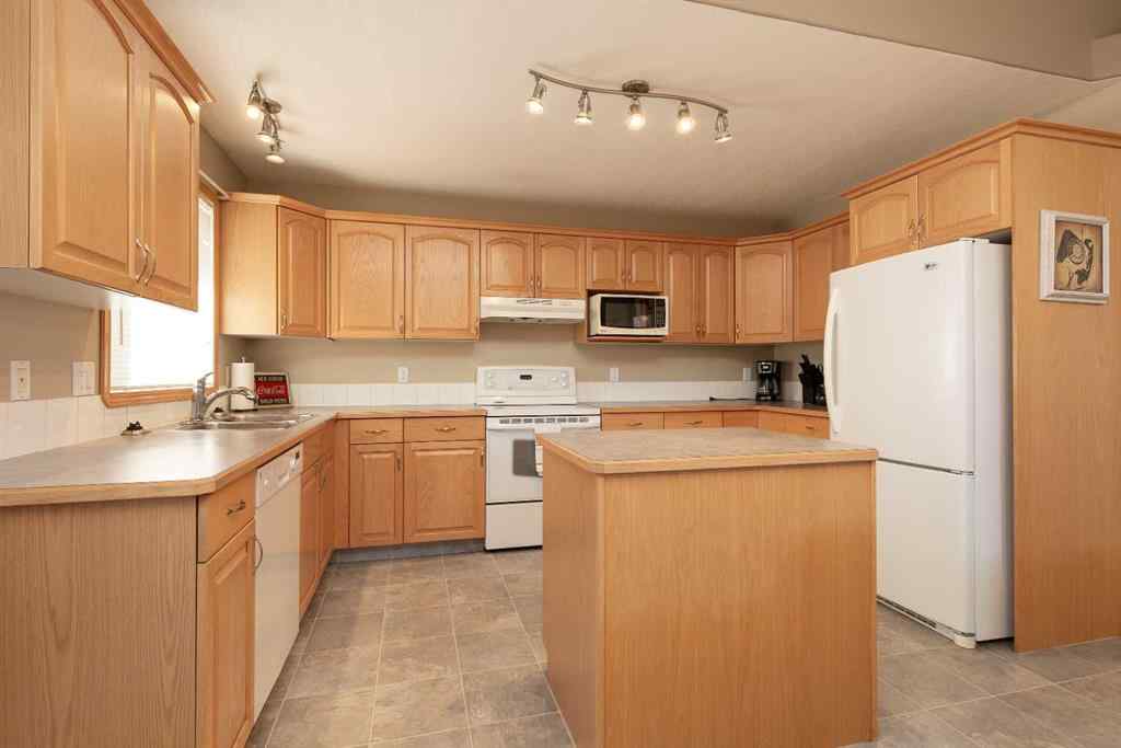 MLS® A2263295 - 1243 Tumbleweed Avenue  in NONE Pincher Creek, Residential