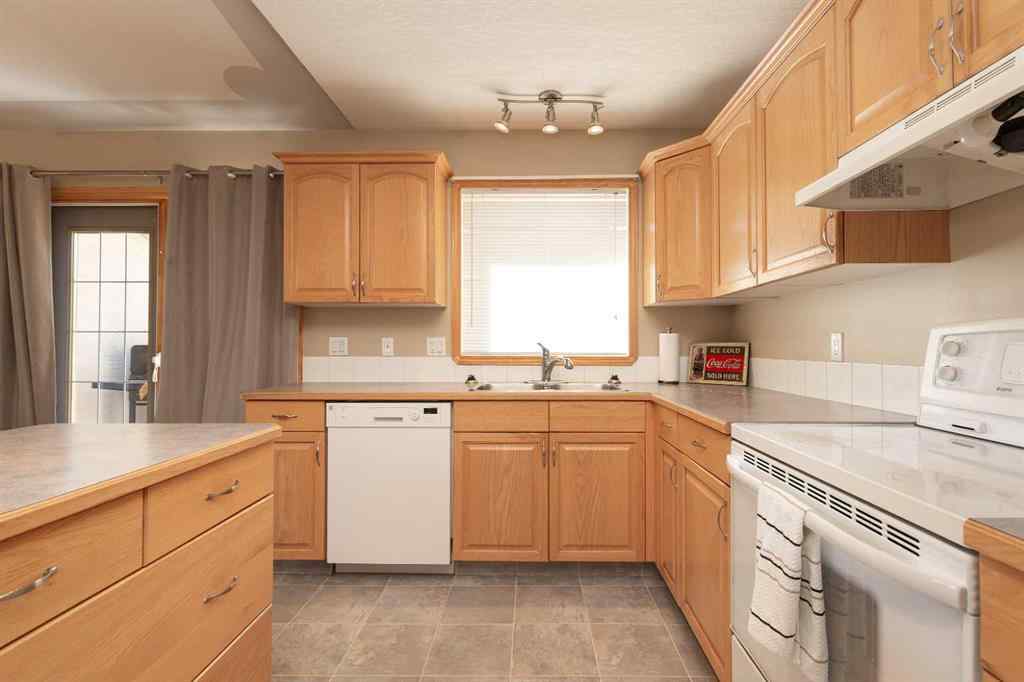 MLS® A2263295 - 1243 Tumbleweed Avenue  in NONE Pincher Creek, Residential