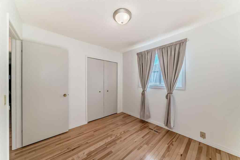 MLS® A2263301 - 40 Glenpatrick Crescent  in Glenbow Cochrane, Residential