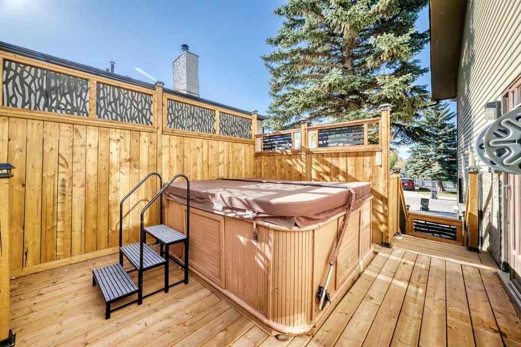 MLS® A2263301 - 40 Glenpatrick Crescent  in Glenbow Cochrane, Residential