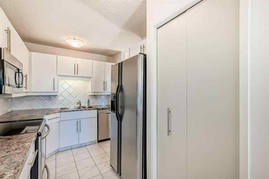 MLS® A2263301 - 40 Glenpatrick Crescent  in Glenbow Cochrane, Residential