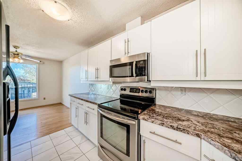 MLS® A2263301 - 40 Glenpatrick Crescent  in Glenbow Cochrane, Residential