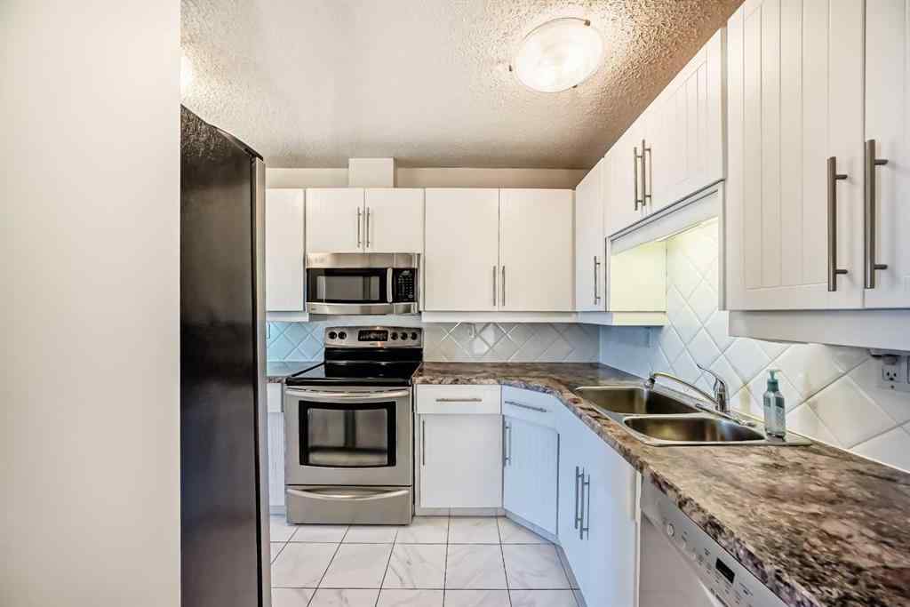MLS® A2263301 - 40 Glenpatrick Crescent  in Glenbow Cochrane, Residential