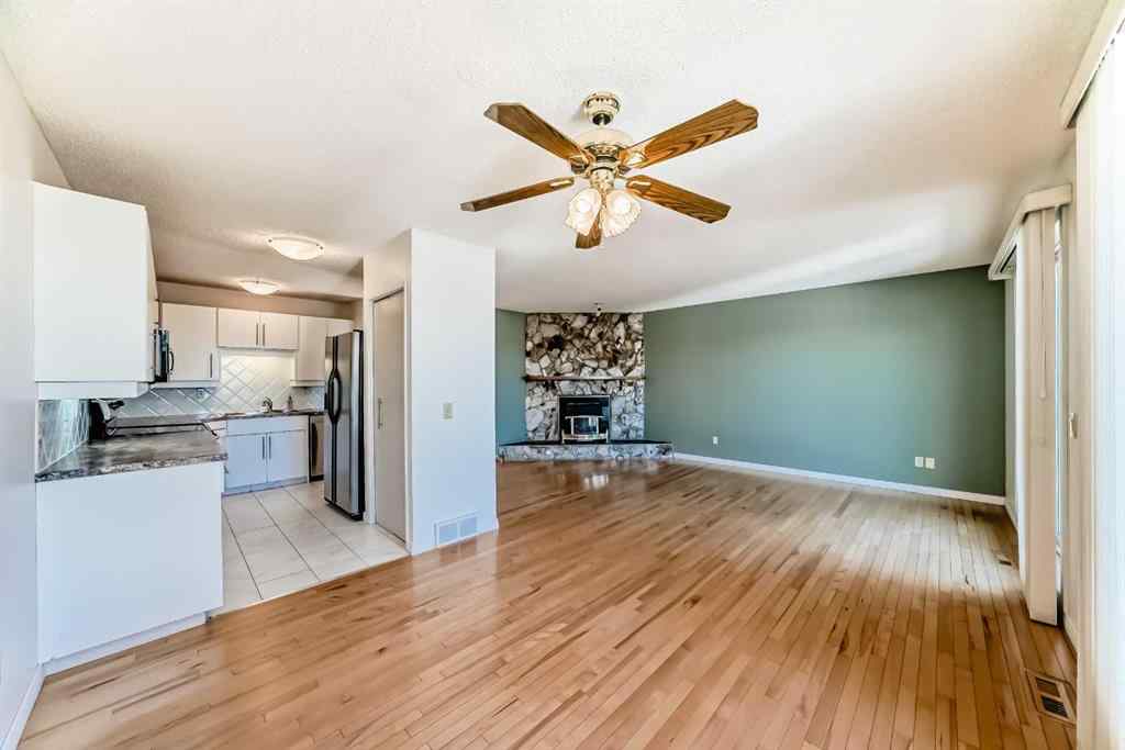 MLS® A2263301 - 40 Glenpatrick Crescent  in Glenbow Cochrane, Residential