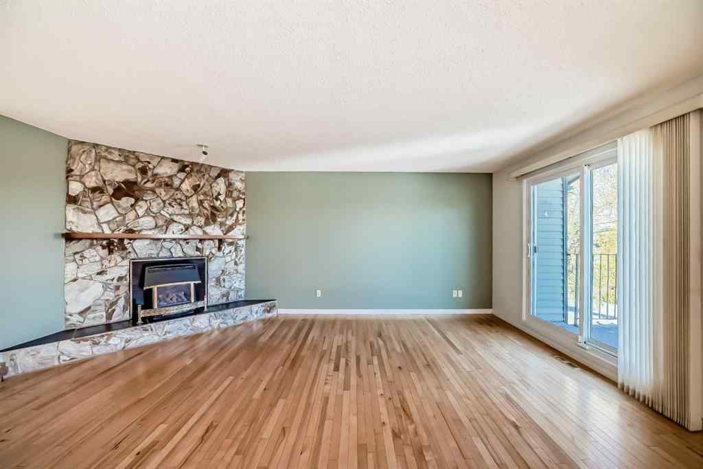 MLS® A2263301 - 40 Glenpatrick Crescent  in Glenbow Cochrane, Residential