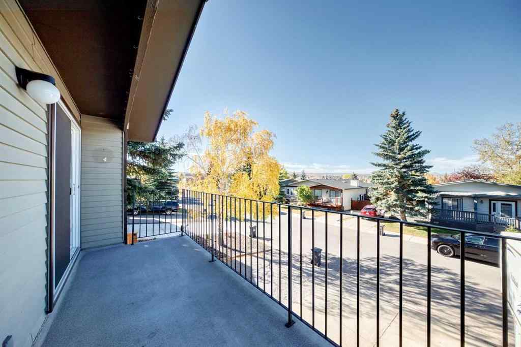 MLS® A2263301 - 40 Glenpatrick Crescent  in Glenbow Cochrane, Residential
