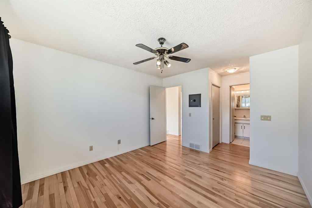 MLS® A2263301 - 40 Glenpatrick Crescent  in Glenbow Cochrane, Residential