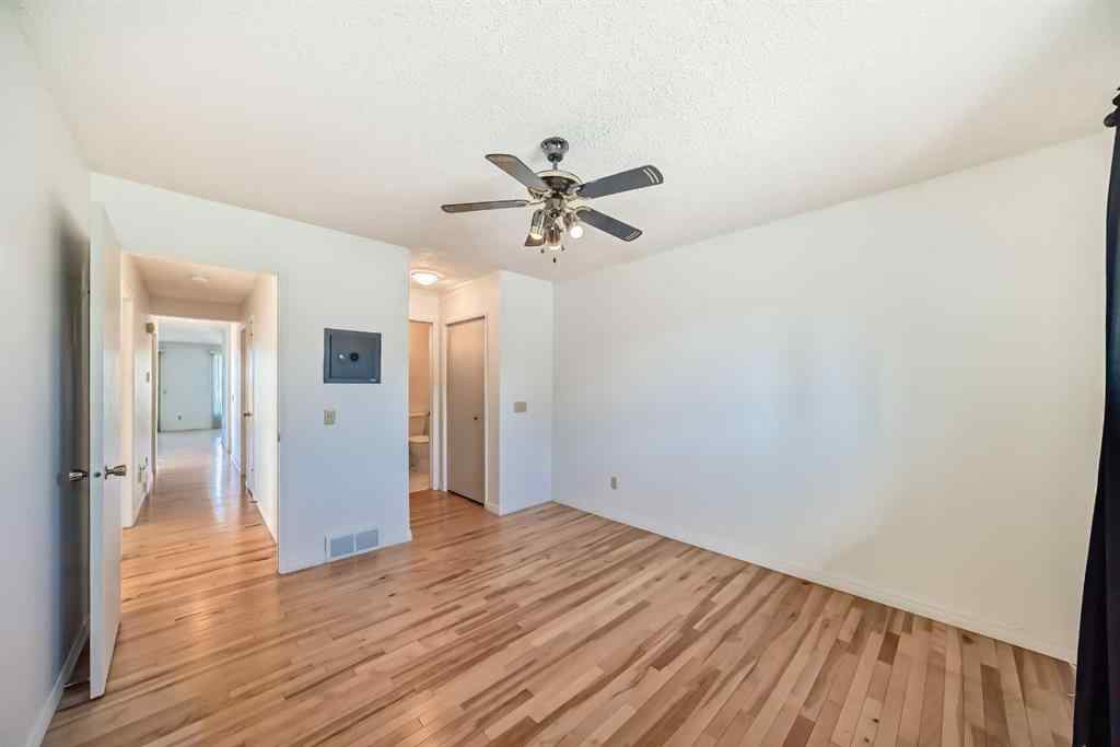 MLS® A2263301 - 40 Glenpatrick Crescent  in Glenbow Cochrane, Residential