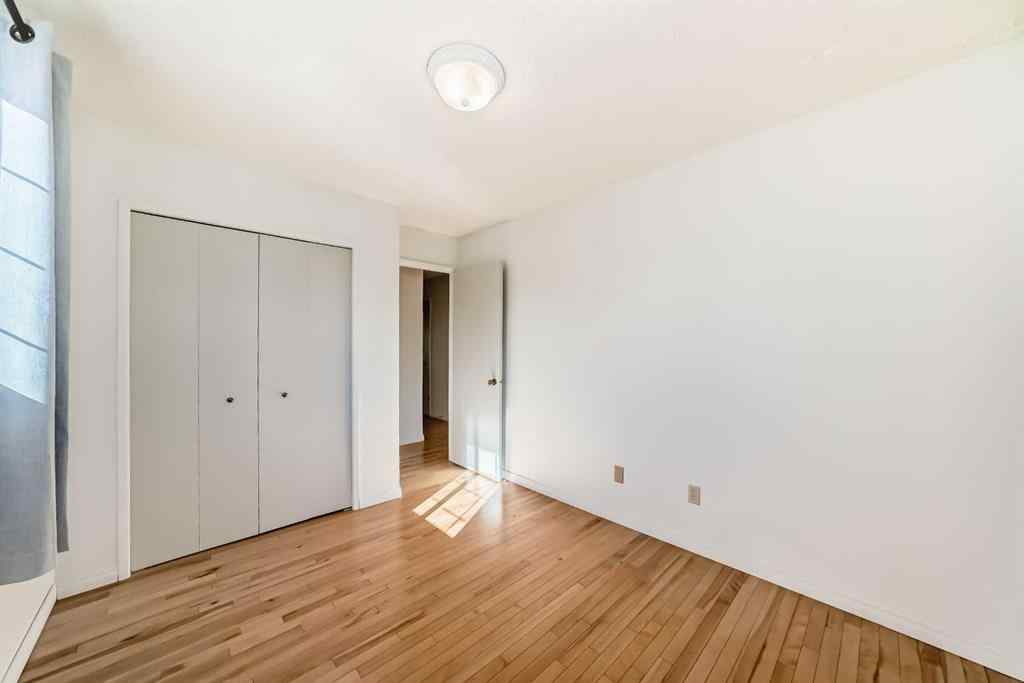 MLS® A2263301 - 40 Glenpatrick Crescent  in Glenbow Cochrane, Residential