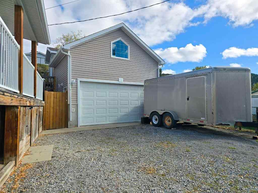 MLS® A2263302 - 2702 27 Avenue  in NONE Bellevue, Residential