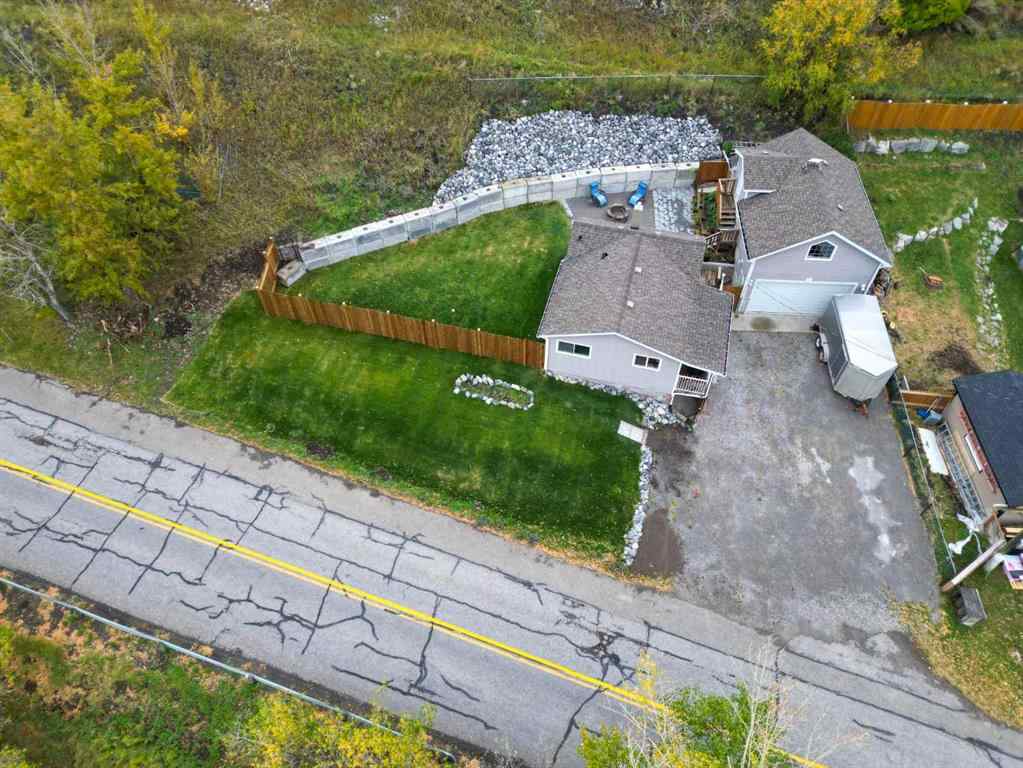 MLS® A2263302 - 2702 27 Avenue  in NONE Bellevue, Residential