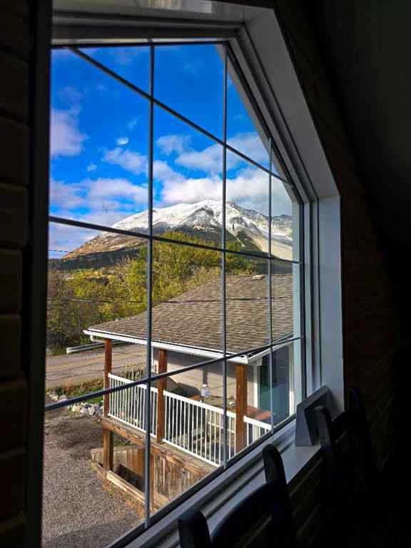 MLS® A2263302 - 2702 27 Avenue  in NONE Bellevue, Residential