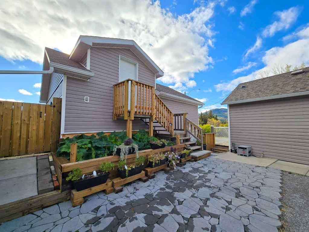 MLS® A2263302 - 2702 27 Avenue  in NONE Bellevue, Residential