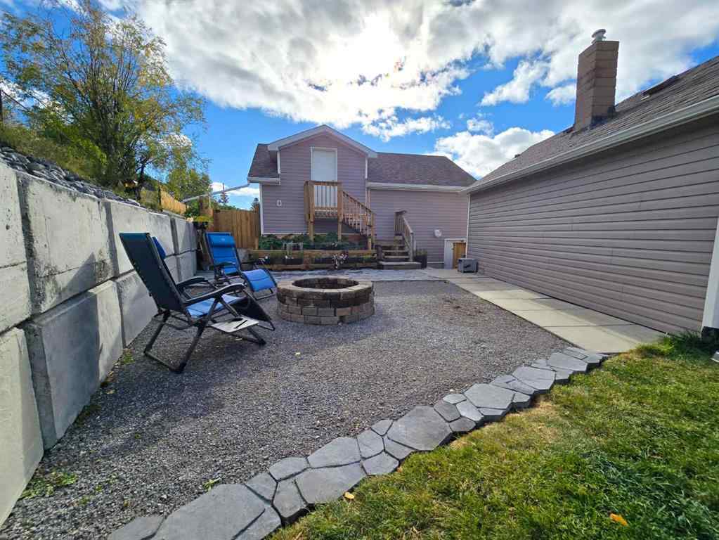 MLS® A2263302 - 2702 27 Avenue  in NONE Bellevue, Residential