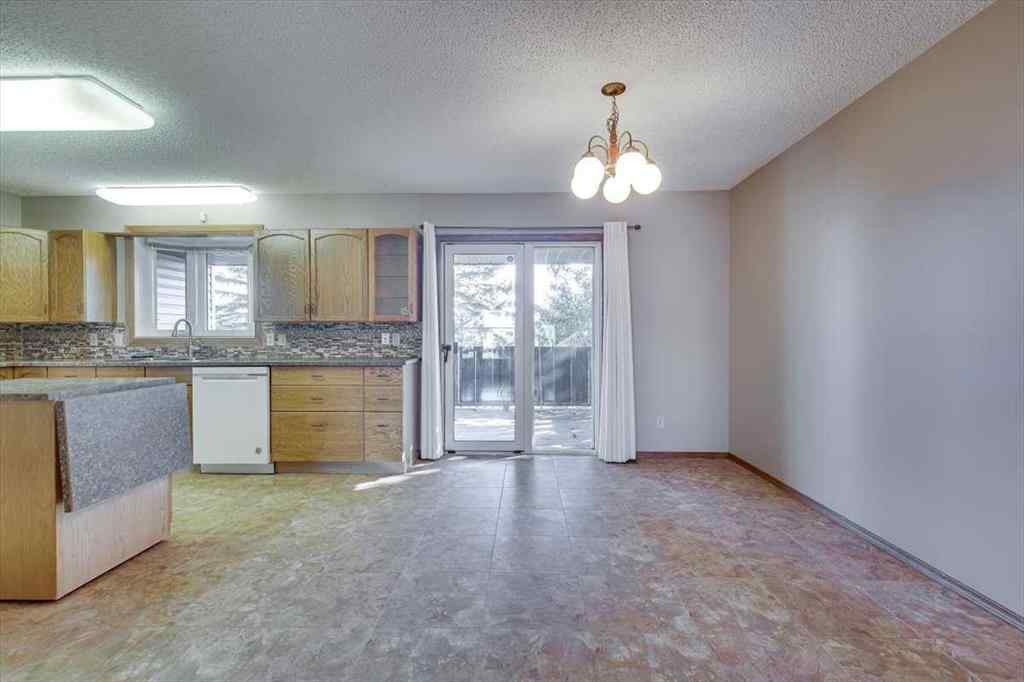 MLS® A2263305 - 433 Regal Crescent  in NONE Trochu, Residential