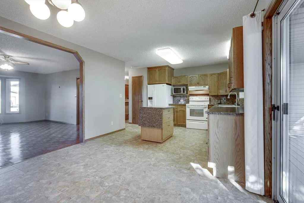 MLS® A2263305 - 433 Regal Crescent  in NONE Trochu, Residential