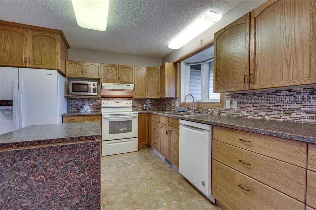 MLS® A2263305 - 433 Regal Crescent  in NONE Trochu, Residential