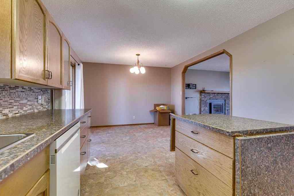 MLS® A2263305 - 433 Regal Crescent  in NONE Trochu, Residential