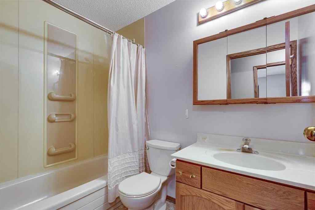MLS® A2263305 - 433 Regal Crescent  in NONE Trochu, Residential