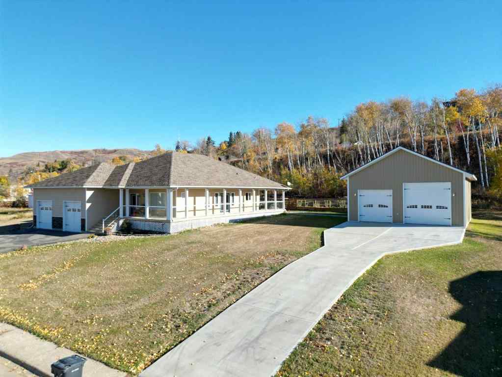 MLS® A2263312 - 11111 99 Street  in South End Peace River, Residential