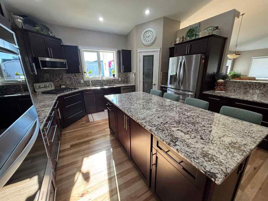 MLS® A2263312 - 11111 99 Street  in South End Peace River, Residential