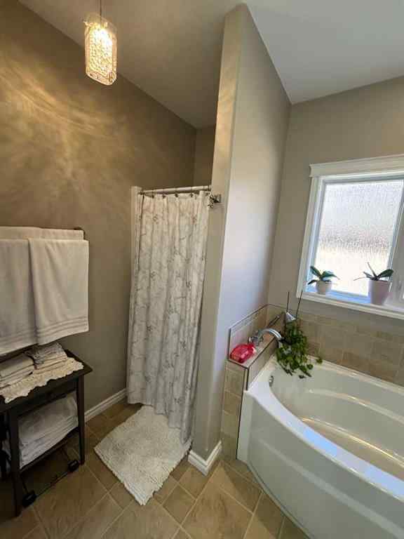 MLS® A2263312 - 11111 99 Street  in South End Peace River, Residential