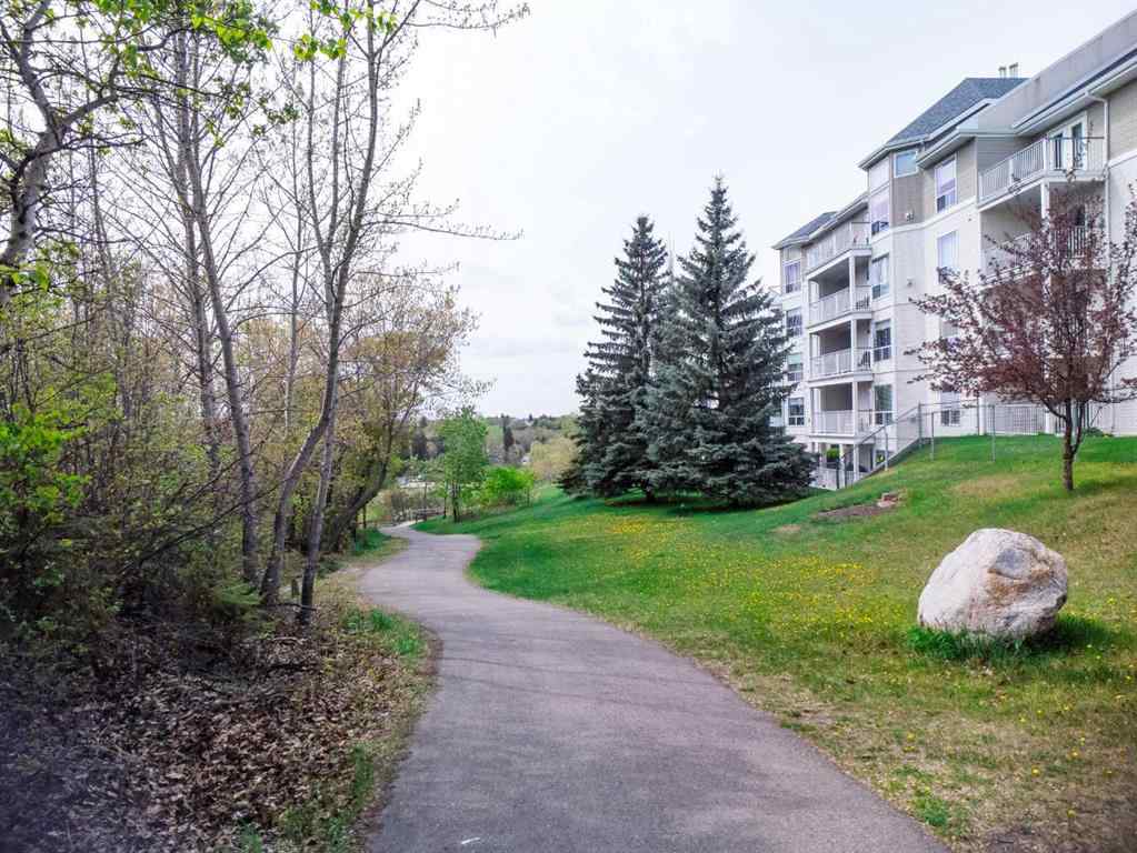 MLS® A2263327 - Unit #111 6118 53 Avenue  in Highland Green Estates Red Deer, Residential