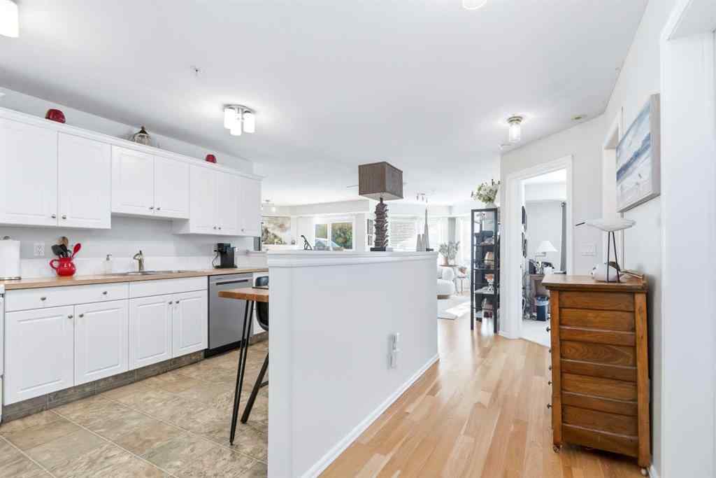 MLS® A2263327 - Unit #111 6118 53 Avenue  in Highland Green Estates Red Deer, Residential