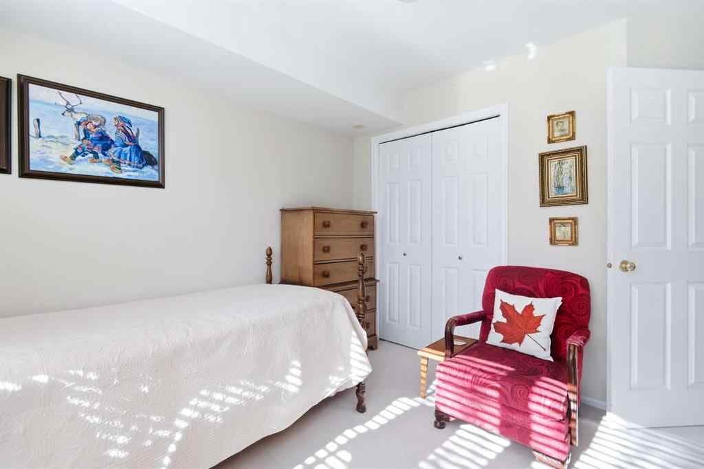 MLS® A2263327 - Unit #111 6118 53 Avenue  in Highland Green Estates Red Deer, Residential