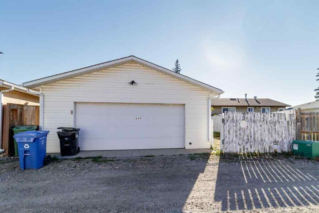 MLS® A2263336 - 844 RundleCairn Way NE in Rundle Calgary, Residential