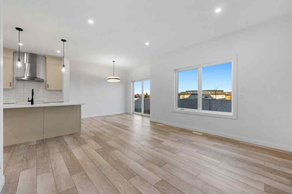 MLS® A2263346 - 260 Dawson Wharf Crescent  in Dawson\'s Landing Chestermere, Residential