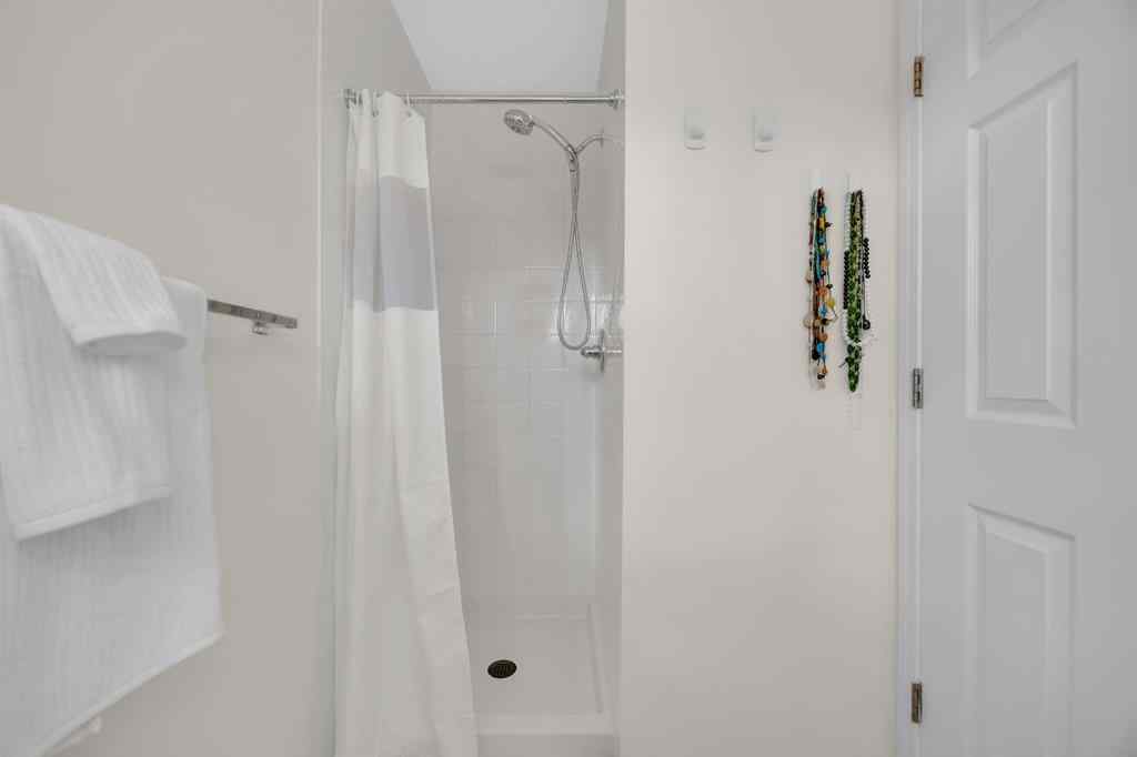 MLS® A2263355 - 104 Stonemere Place  in Westmere Chestermere, Residential