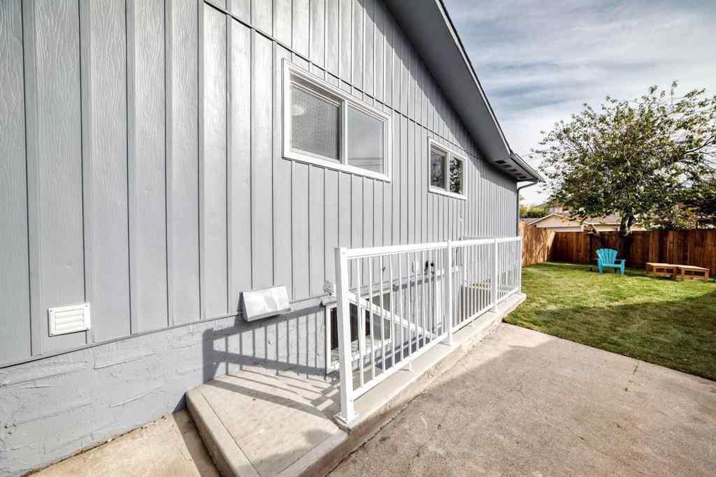 MLS® A2263360 - 19 Rundlelawn Court NE in Rundle Calgary, Residential